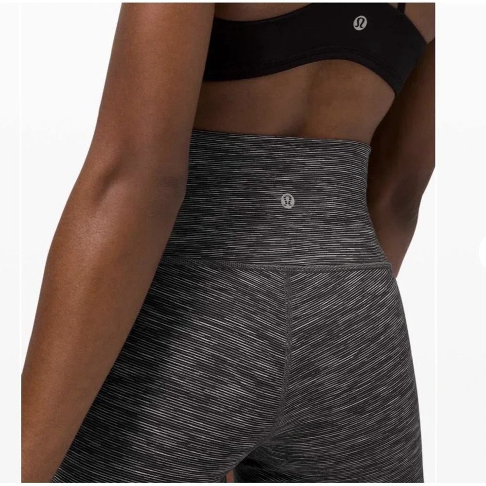 Lululemon Wunder Under High Rise Tight Women's Gray Striped Leggings Size 2‎
